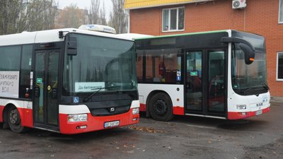 У Миколаєві пропонують зробити проїзд у комунальному транспорті безоплатним У Миколаєві пропонують зробити проїзд у комунальному транспорті безоплатним