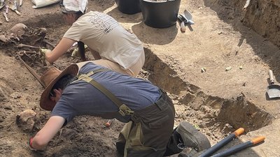 Ексгумаційні роботи в селі Воля Островецька на Волині, липень 2026 року