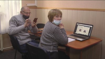 "Інструменти участі в житті громади": у Вінниці навчають пенсіонерів комп'ютерним навичкам "Інструменти участі в житті громади": у Вінниці навчають пенсіонерів комп'ютерним навичкам