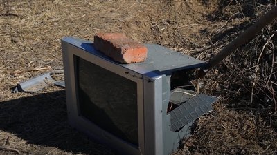 "Із погреба відкопували сусіди": мешканці Кам'янського розповідають, як живуть під обстрілами "Із погреба відкопували сусіди": мешканці Кам'янського розповідають, як живуть під обстрілами