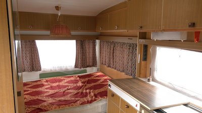 Черкаські волонтери доставили з-за кордону будинки на колесах для української армії Черкаські волонтери доставили з-за кордону будинки на колесах для української армії