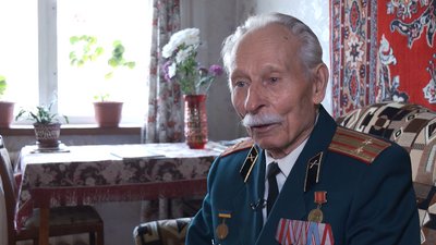 Черкаські працівники терцентру надання соцпослуг привітали пенсіонерів Черкаські працівники терцентру надання соцпослуг привітали пенсіонерів