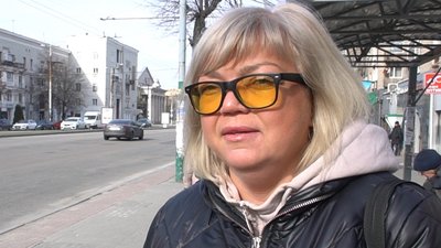 У Запоріжжі громадський транспорт не бере пасажирів на місця для стояння: у чому причина? У Запоріжжі громадський транспорт не бере пасажирів на місця для стояння: у чому причина?