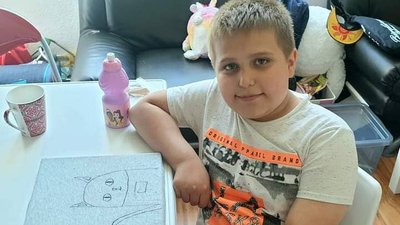 Житомирський школяр виготовляє авторські принти на одязі з патріотичними елементами Житомирський школяр виготовляє авторські принти на одязі з патріотичними елементами
