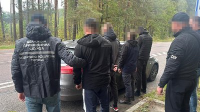 Затримання чоловіків, які збиралися незаконно виїхати в Білорусь, жовтень 2025