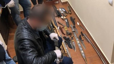 Поліція затримала двох найвпливовіших "злодіїв в законі" Поліція затримала двох найвпливовіших "злодіїв в законі"