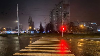 Пішохідний перехід на перехресті проспектів Льва Ландау та Ювілейного у Харкові