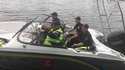 Більше 30 порушень за тиждень: як у Вінниці працює річковий патруль Більше 30 порушень за тиждень: як у Вінниці працює річковий патруль