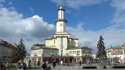 На ремонт фасаду франківської ратуші витратять 354 тисячі гривень