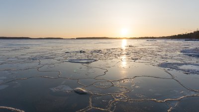 У Кіровоградській області рятувальники витягли зі ставка тіло чоловіка