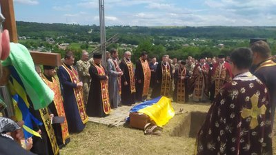 На Тернопільщині прощаються з бійцями, які загинули в Часовому Яру