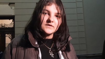 "Ми стояли в черзі, а потім був вибух". Очевидці падіння ракети на вокзал у Краматорську "Ми стояли в черзі, а потім був вибух". Очевидці падіння ракети на вокзал у Краматорську