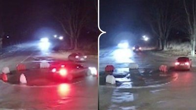 Скрин з відео, де видно, як водій авто в'їжджає у кільце у Рівному