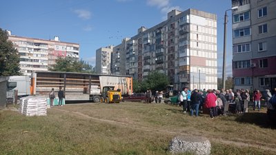 Три місяці після удару "Іскандером" по Первомайському: чому досі не обстежили всі побиті будинки Три місяці після удару "Іскандером" по Первомайському: чому досі не обстежили всі побиті будинки