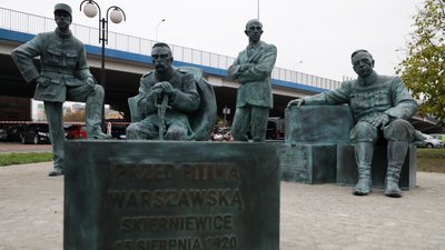 У Польщі до 100-річчя Варшавської битви відкрили пам'ятник з Петлюрою У Польщі до 100-річчя Варшавської битви відкрили пам'ятник з Петлюрою