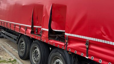 У Лондоні пограбували вантажівку із закарпатським вином "Шато Чизай"