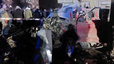 Ракетний удар по Дніпру: що відбувається на місці події Ракетний удар по Дніпру: що відбувається на місці події