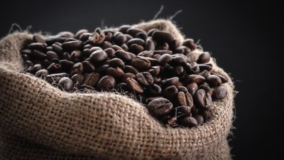 Кіберполіція Києва викрила схему торгівлі підробною кавою на 5 мільйонів гривень