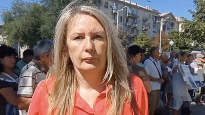 У Запоріжжі підприємці вийшли на мітинг біля міськради — вимагають перерахування коштів концерном "МТМ" У Запоріжжі підприємці вийшли на мітинг біля міськради — вимагають перерахування коштів концерном "МТМ"