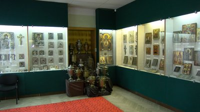 Срібний дзвіночок з смарагдами та келихи. Які унікальні експонати є у краєзнавчому музеї на Волині Срібний дзвіночок з смарагдами та келихи. Які унікальні експонати є у краєзнавчому музеї на Волині
