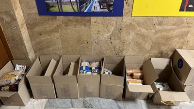 Майже 5 тонн продуктів, гігієни та одягу: маріупольці з Дніпропетровщини долучилися до збору допомоги для Херсонщини