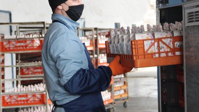 На житомирському хлібозаводі розпочали освячення пасок На житомирському хлібозаводі розпочали освячення пасок