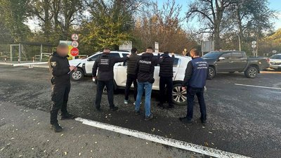 На Закарпатті затримали жителя Дніпропетровщини, якого підозрюють у переправленні чоловіків за кордон