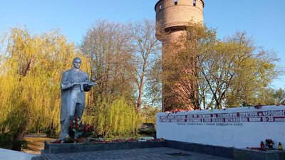 У Червоноградському районі на Львівщині демонтують три радянські пам'ятники
