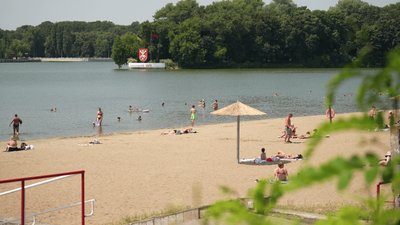 Пляж у Хмельницькому на Південному Бугу