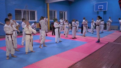 Сватівські каратисти здобули 24 медалі Сватівські каратисти здобули 24 медалі
