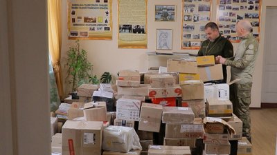 "Книжковий донат": волонтери передали сім тисяч книг у бібліотеку Нацгвардії Вінниччини "Книжковий донат": волонтери передали сім тисяч книг у бібліотеку Нацгвардії Вінниччини