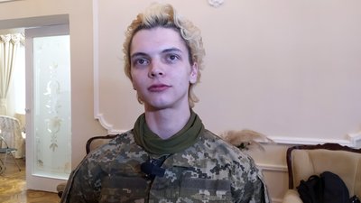 "І буде весна". У Миколаєві презентували поштовий набір присвячений десятиріччю війни "І буде весна". У Миколаєві презентували поштовий набір присвячений десятиріччю війни
