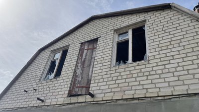 Внаслідок обстрілів пошкоджені будинки, газогони та лінія електропередач Внаслідок обстрілів пошкоджені будинки, газогони та лінія електропередач