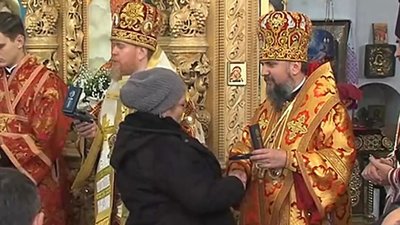 Після служби нагородили волонтерів та матерів і дружин військових, що загинули на Сході України. Після служби нагородили волонтерів та матерів і дружин військових, що загинули на Сході України.
