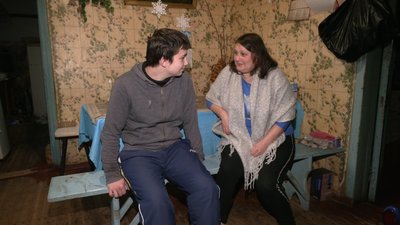 "Німецькі лікарі були в шоці, що я вижила": як тепер живе Людмила Коваль із сином Данилом із Вознесенського
