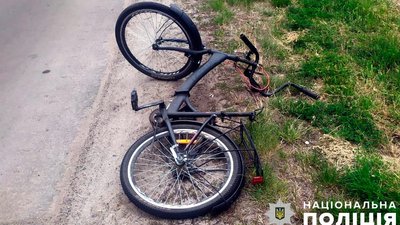 На Полтавщині на смерть збили неповнолітнього велосипедиста На Полтавщині на смерть збили неповнолітнього велосипедиста