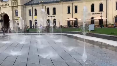 У Києві відновили фонтан, в який провалилася вантажівка