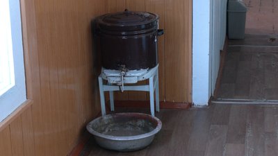 Коридори аварійної школи Коридори аварійної школи