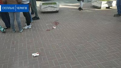 Аварія на перехресті Проспекту Перемоги та вулиці Мстиславської у Чернігові Аварія на перехресті Проспекту Перемоги та вулиці Мстиславської у Чернігові