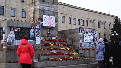 "Ми не хотіли іти в Росію". Історія двох студенток, які організували Майдан в Кропивницькому "Ми не хотіли іти в Росію". Історія двох студенток, які організували Майдан в Кропивницькому