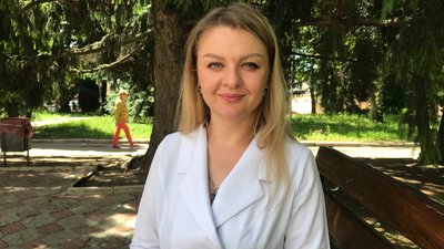 "Будемо служити. Ми медики, ми повинні" — Анфіса Дмитрієнко "Будемо служити. Ми медики, ми повинні" — Анфіса Дмитрієнко