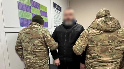 Чернець, якого підозрюють у сексуальному насильстві, шантажі та зберіганні порнографії