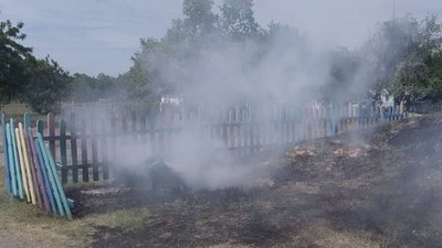 Російські війська кілька разів за день обстріляли Криворіжжя: пошкоджений дитсадок, склад, будинки