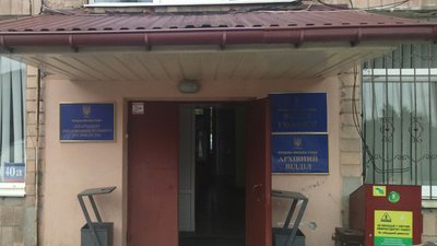 У трьох установах в Луцьку встановили контейнери для сміття. Як реагують чиновники У трьох установах в Луцьку встановили контейнери для сміття. Як реагують чиновники