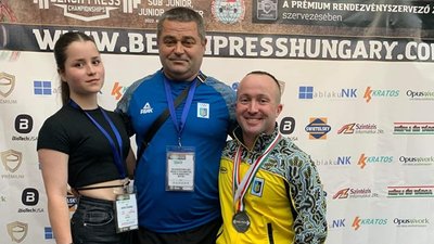 Двоє прикарпатців вибороли "золото" та "срібло" чемпіонату Європи з класичного жиму лежачи