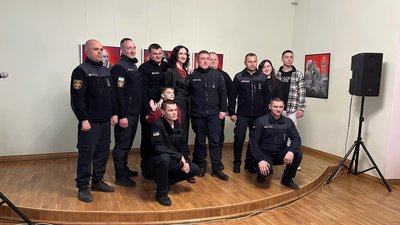 "Вогнетривкі" – житомирська художниця презентує свої роботи у Домі української культури