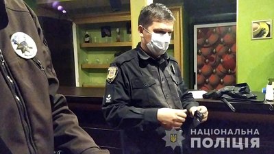 В Одесі поліцейські закрили два нелегальних гральних заклади В Одесі поліцейські закрили два нелегальних гральних заклади