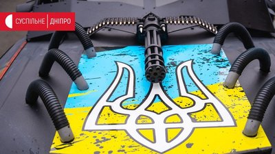 У Дніпрі їздить волонтерський "бандеромобіль" – фоторепортаж У Дніпрі їздить волонтерський "бандеромобіль" – фоторепортаж