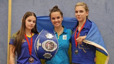 Домініка Мельник, Анастасія Коновальчук та Наталія Бочкарьова
