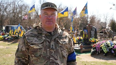 Начальник групи психологічної підтримки персоналу Володимир Сулиця Начальник групи психологічної підтримки персоналу Володимир Сулиця